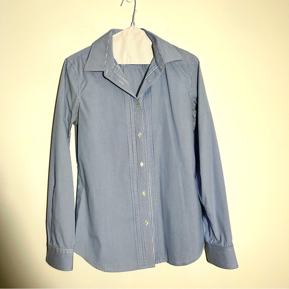 UNIQLO Blue/White Stripe Long-sleeve Dress Shirt in Women's Size Medium